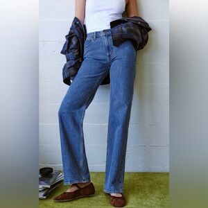 Abercrombie 90's Relaxed high rise jeans in medium wash